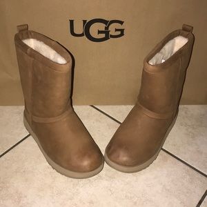 Women’s UGG CLASSIC SHORT WATERPROOF CHESTNUT BOOT